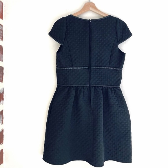 Red Valentino Quilted Short-Sleeve Sweetheart Dress, Black Size 46 - Picture 2 of 11